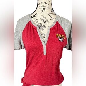 Maroon and Gray Pittsburgh Pirates Logo Women’s Henley Shirt. Sz M